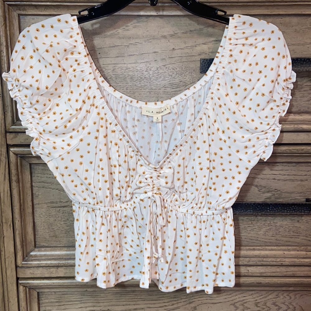 Bell sleeve flower crop top pac sun